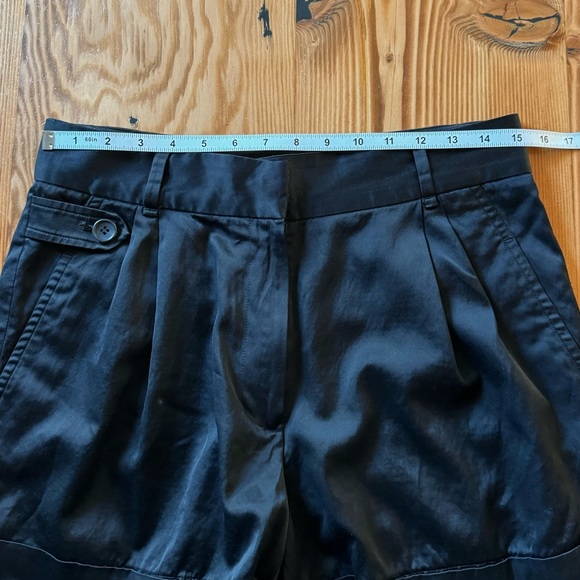 Elizabeth & James Tailored Viscose Pleated Black Shorts - Picture 7 of 7